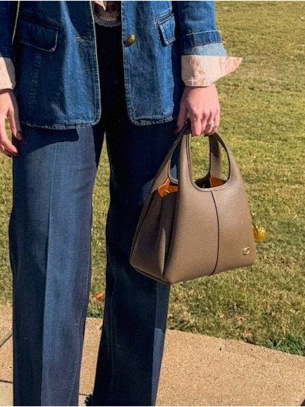 COACH Lana Shoulder Bag 23 in Brass/Dark Stone - Picture 2 of 9